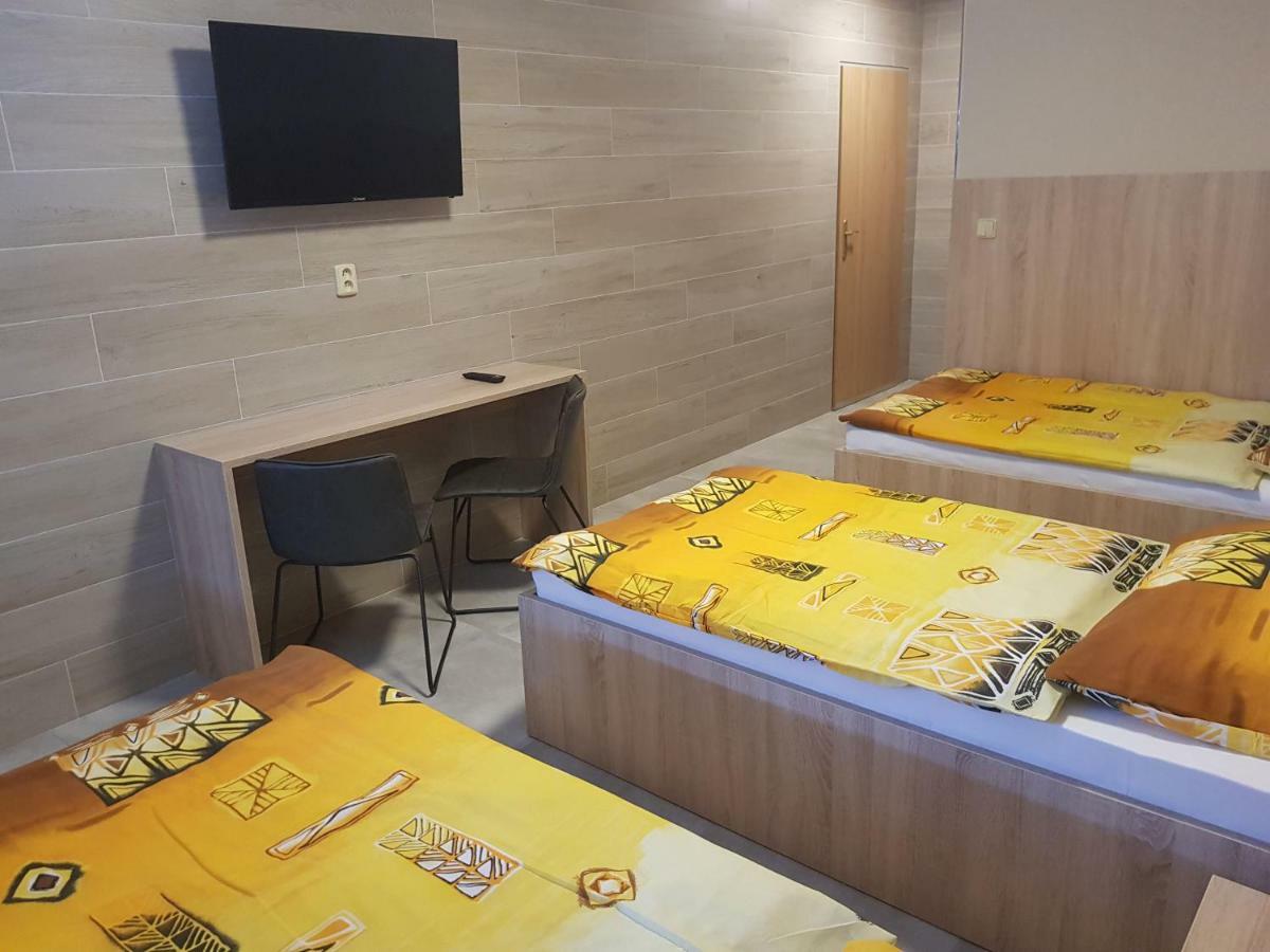 Penzion Hudebka Louny Esterno foto