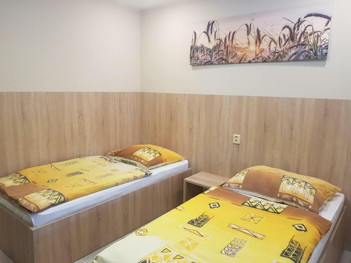 Penzion Hudebka Louny Esterno foto