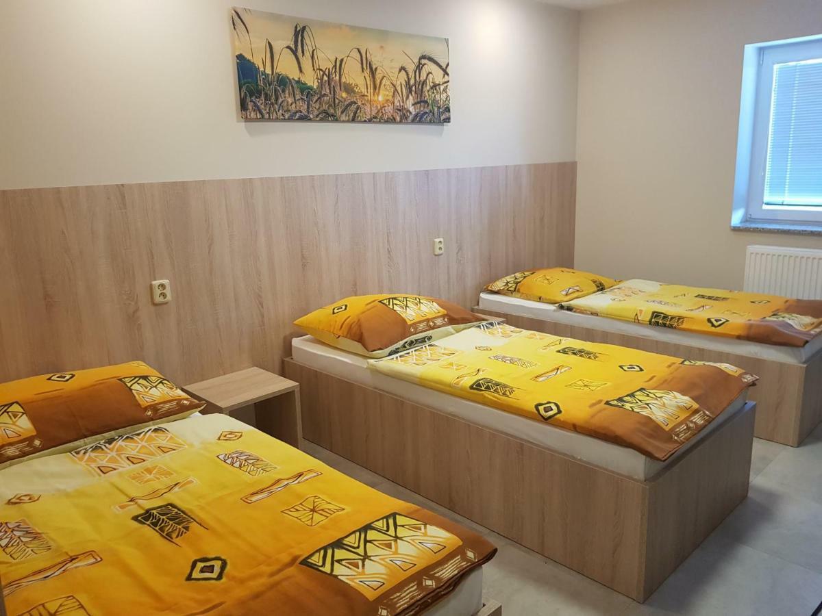 Penzion Hudebka Louny Esterno foto